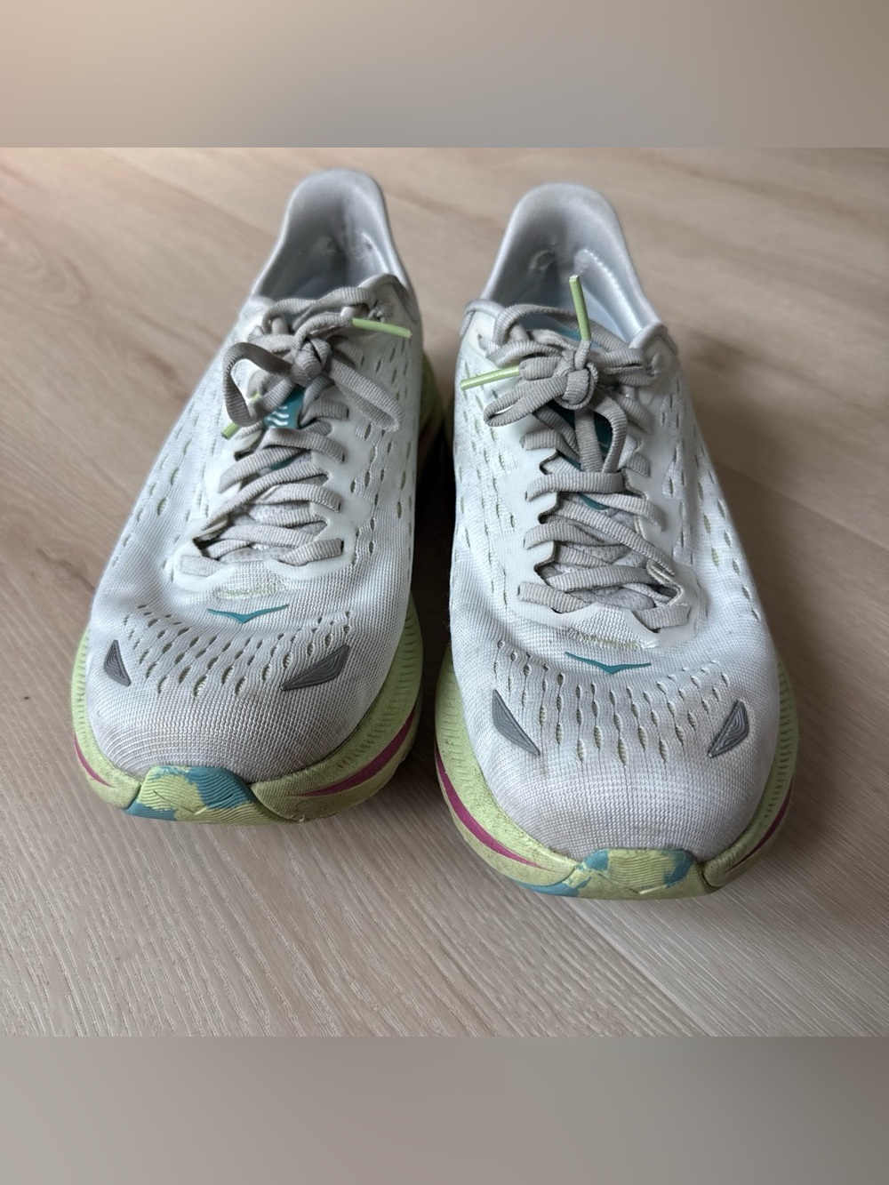 Hoka Kawana Running Shoes